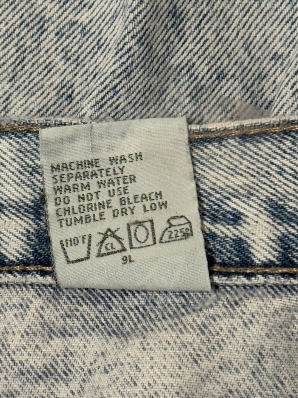 Gitano Jeans Women 34 Acid Wash Distressed Bow Back Raw Hem Tapered Frayed Ankle - Picture 5 of 13